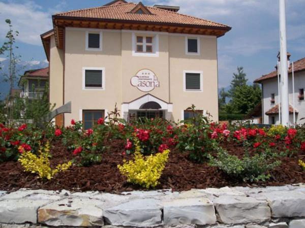 Hotel Ristorante La Casona Feltre Exterior photo